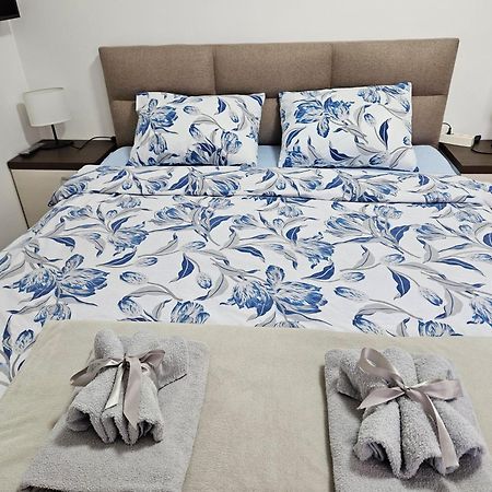 Apartman Vukota Pirot Exteriör bild