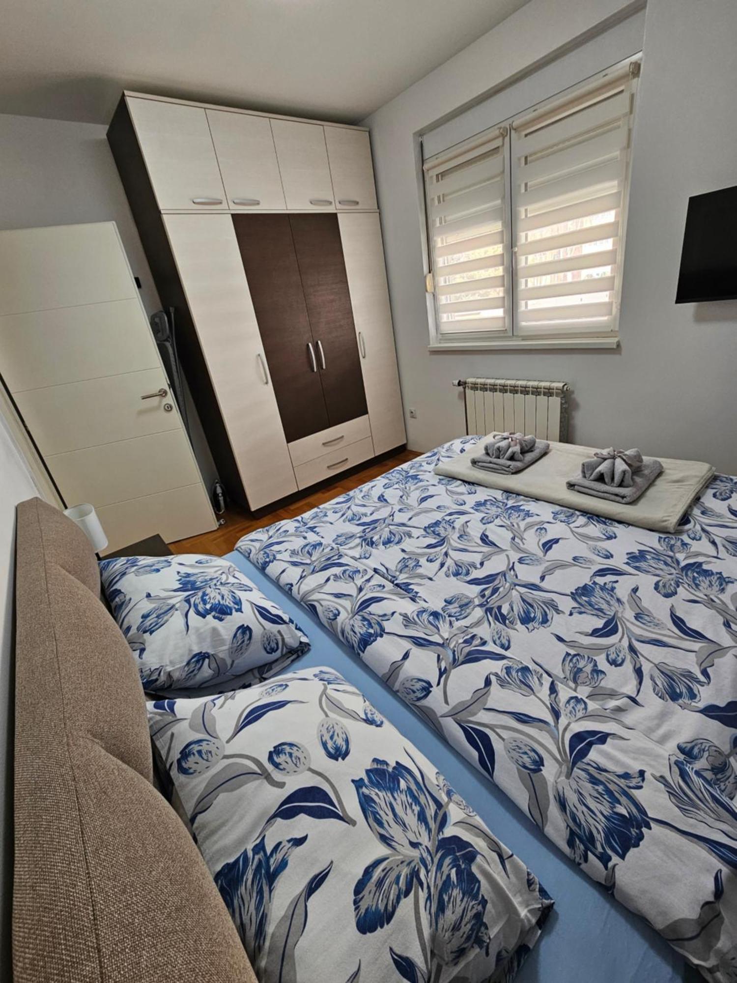 Apartman Vukota Pirot Exteriör bild