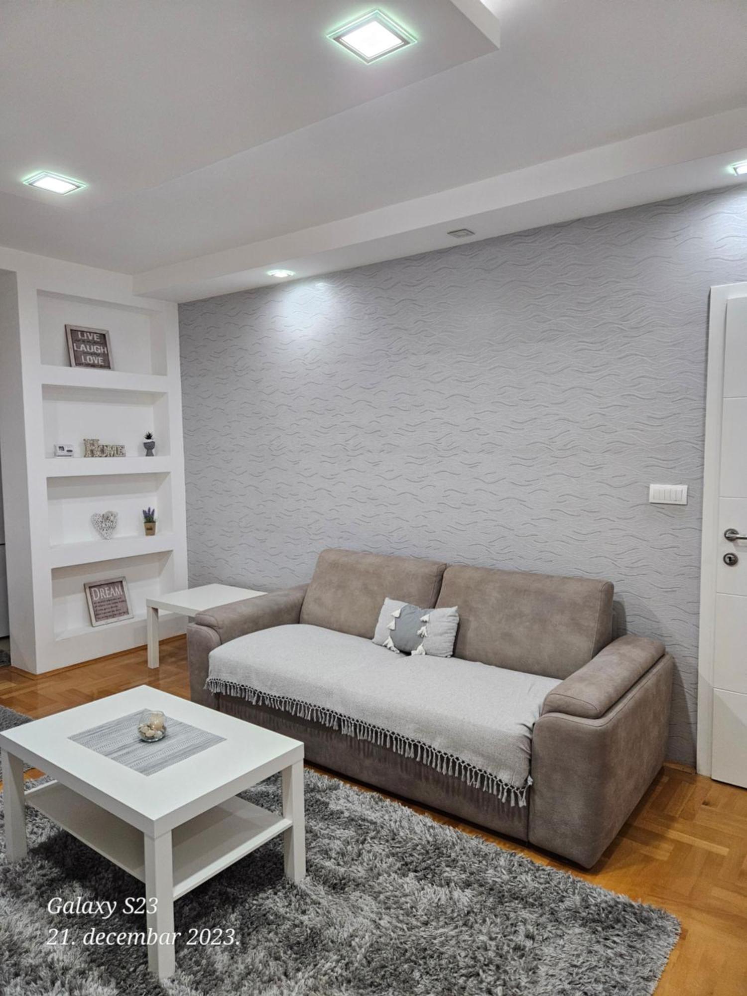 Apartman Vukota Pirot Exteriör bild